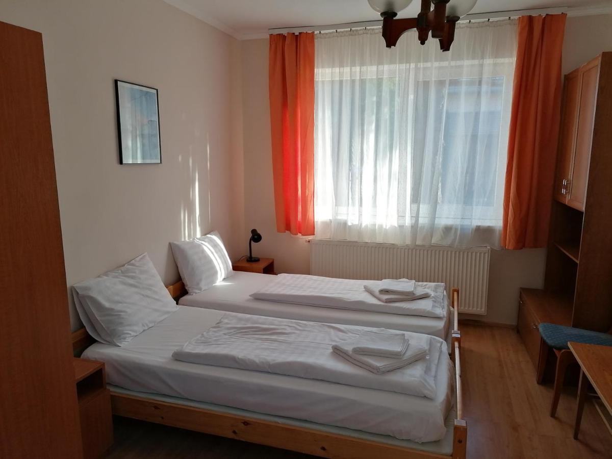 Hullam Panzio Bed and Breakfast Hajdúszoboszló Eksteriør billede