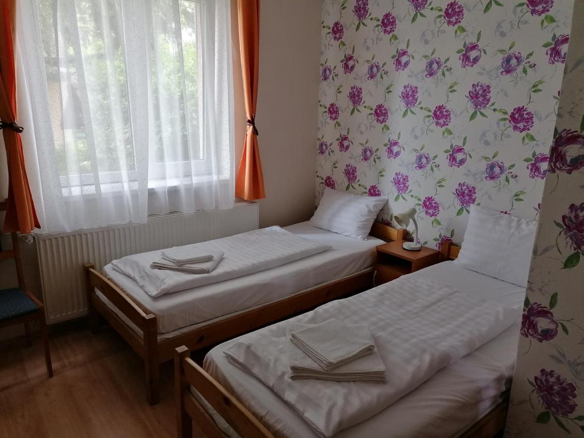 Hullam Panzio Bed and Breakfast Hajdúszoboszló Eksteriør billede