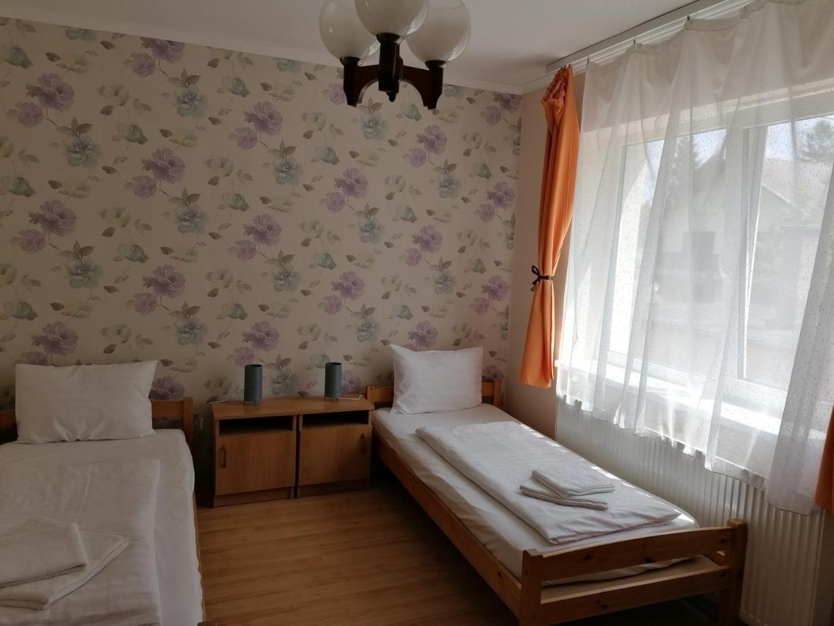 Hullam Panzio Bed and Breakfast Hajdúszoboszló Eksteriør billede